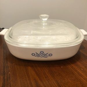 Vintage Corningware cornflower 9x9 casserole w/lid